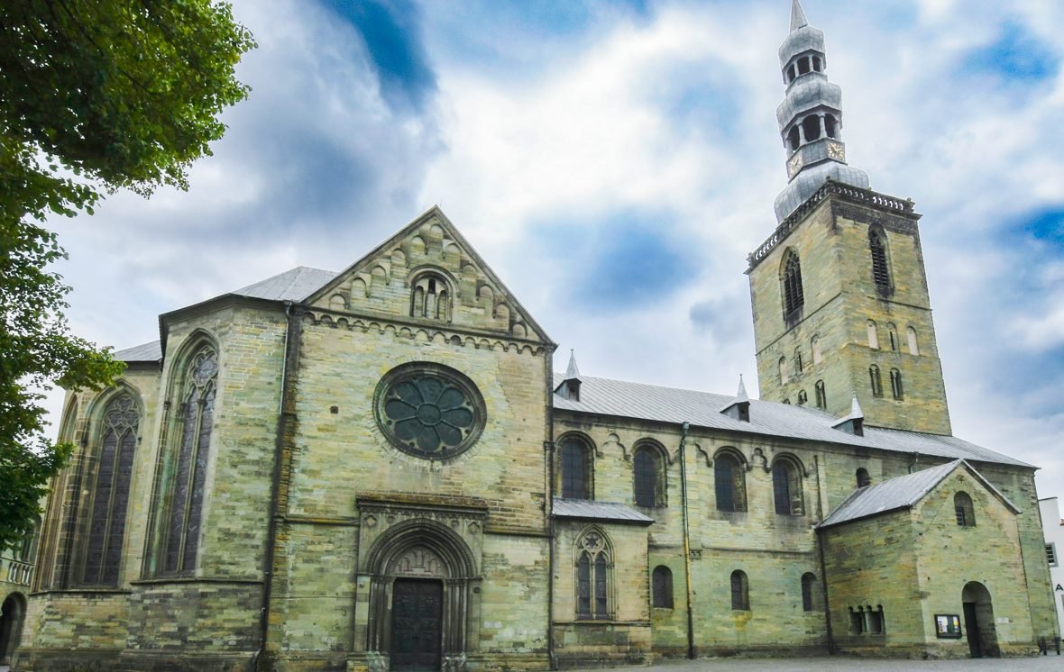 Petrikirche mit Petrikirchhof in Soest